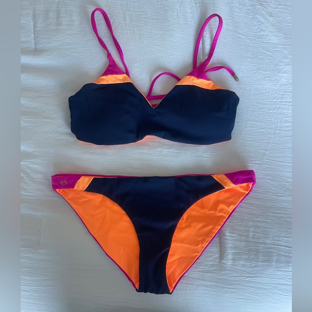 NWOT Maaji Reversible Colorblock Ribbed Bikini